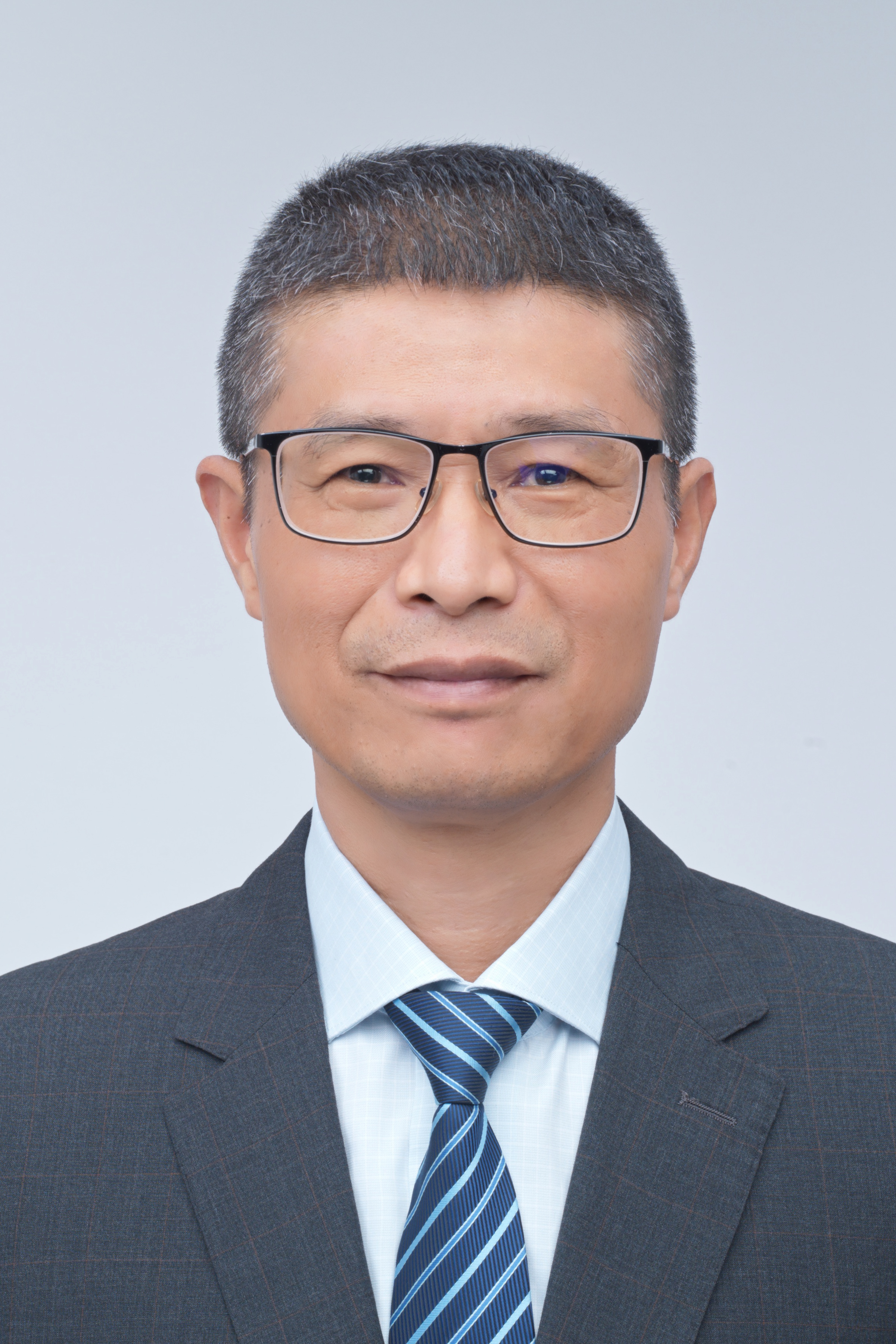 邓国宝